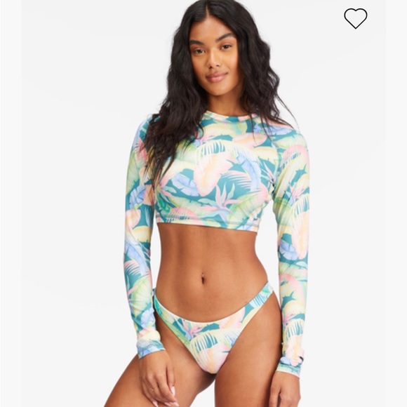 Billabong Other - Billabong Long Sleeve Cropped Rashguard